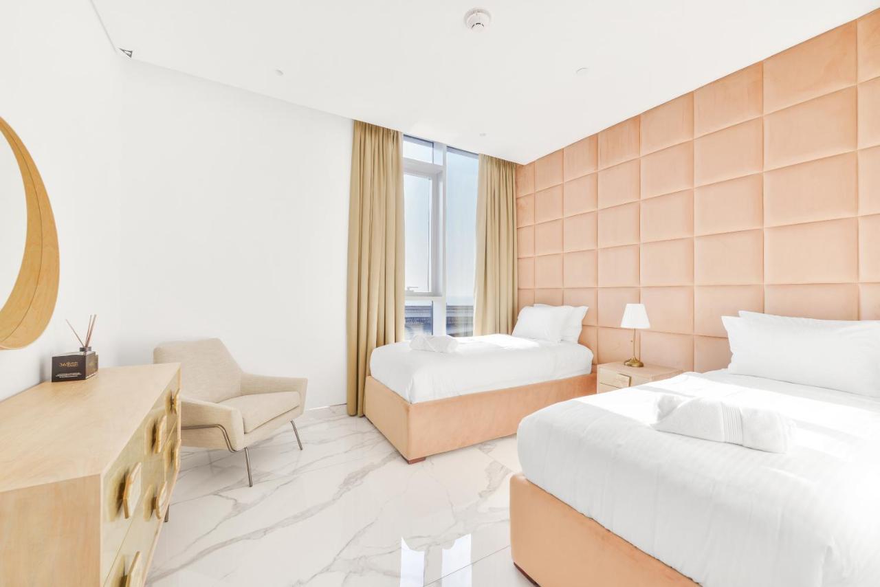 Luxe 3 Bedroom Oceanfront Apartment In The Heart Of Bluewaters Island Dubai Dış mekan fotoğraf