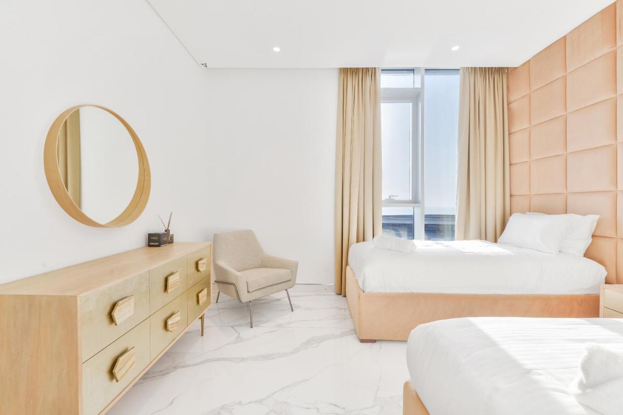 Luxe 3 Bedroom Oceanfront Apartment In The Heart Of Bluewaters Island Dubai Dış mekan fotoğraf