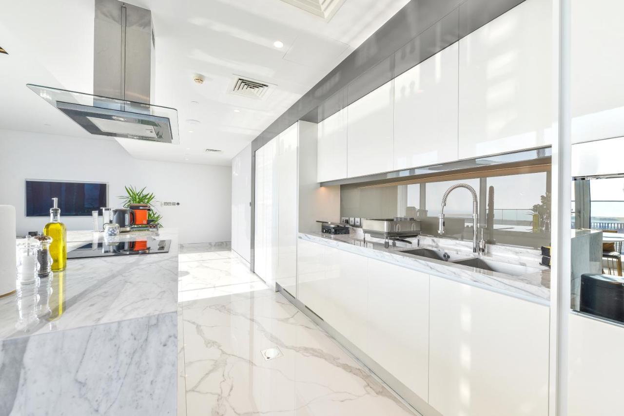 Luxe 3 Bedroom Oceanfront Apartment In The Heart Of Bluewaters Island Dubai Dış mekan fotoğraf